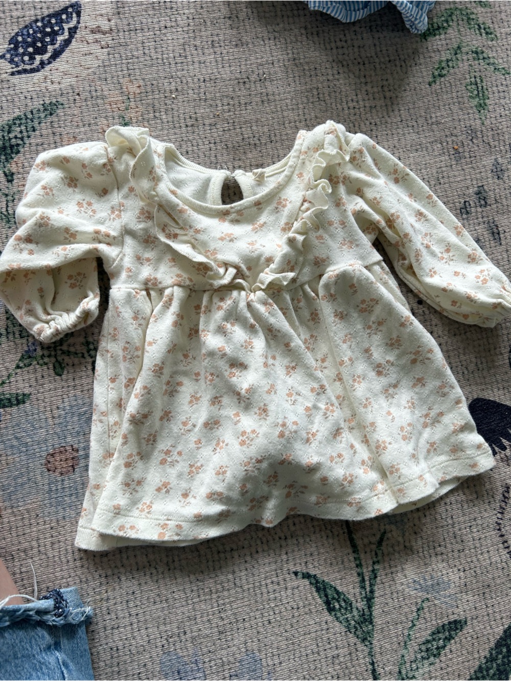 3/40$ Ivory Floral Ruffle Quincy Mae Baby Dress